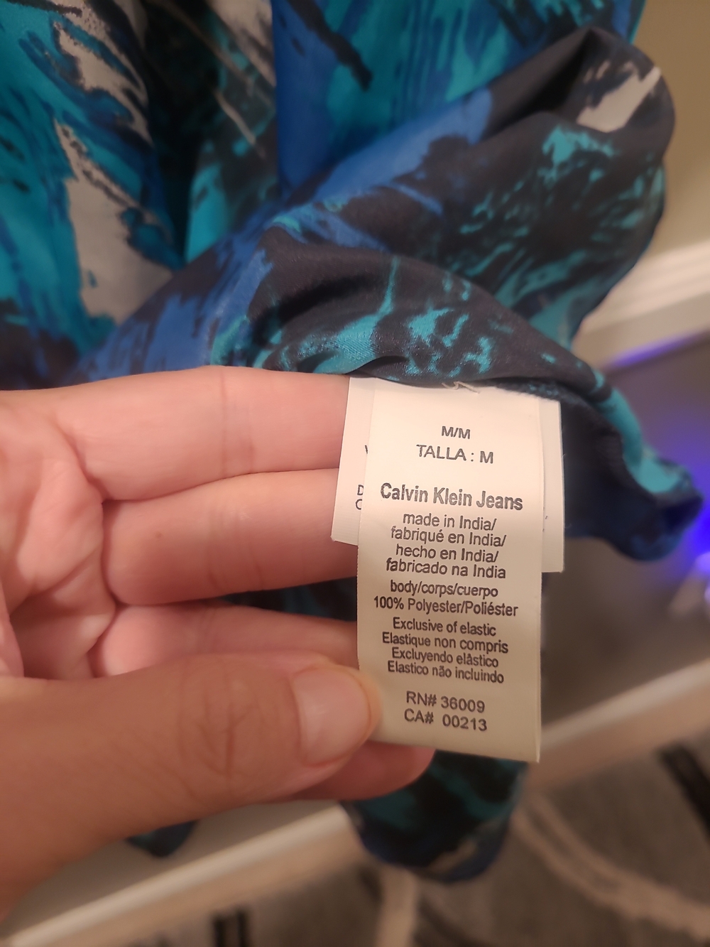 Calvin Klein Blue & Teal Abstract V-Neck Blouse Medium - Picture 4 of 11